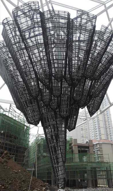 2000平水晶led顯示屏龍骨搭建中 2000平水晶led顯示屏龍骨搭建中