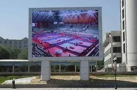 圖1落地顯示屏圖  圖1落地顯示屏圖