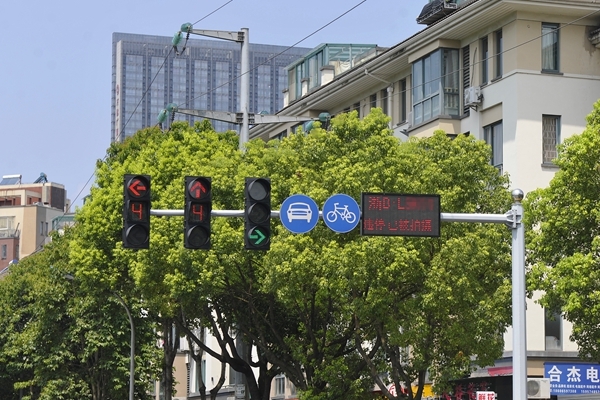 LED交通誘導(dǎo)屏的4大功能及5大分類 LED交通誘導(dǎo)屏的4大功能及5大分類