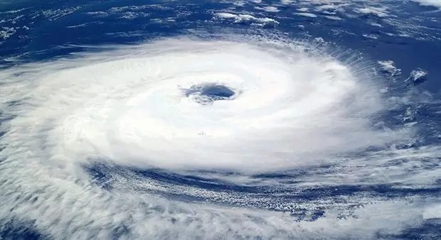 臺(tái)風(fēng)前腳走暴雨后腳來(lái) led顯示屏如何迎戰(zhàn)才能屹立不倒？