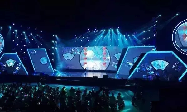廣西首場(chǎng)3D全息歌舞秀《尋夢(mèng) 劉三姐》 廣西首場(chǎng)3D全息歌舞秀《尋夢(mèng) 劉三姐》