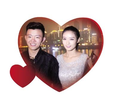 第1000天，女孩在LED大屏上打出結(jié)婚宣言，高調(diào)向男孩“求婚”
